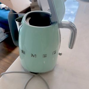 Smeg electric tea kettle